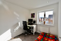 Oak Grove, Aberbargoed, CF81