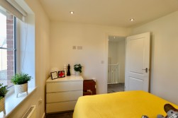 Oak Grove, Aberbargoed, CF81