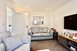 Oak Grove, Aberbargoed, CF81