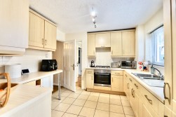 Ynys-Y-Coed, Oakdale, NP12