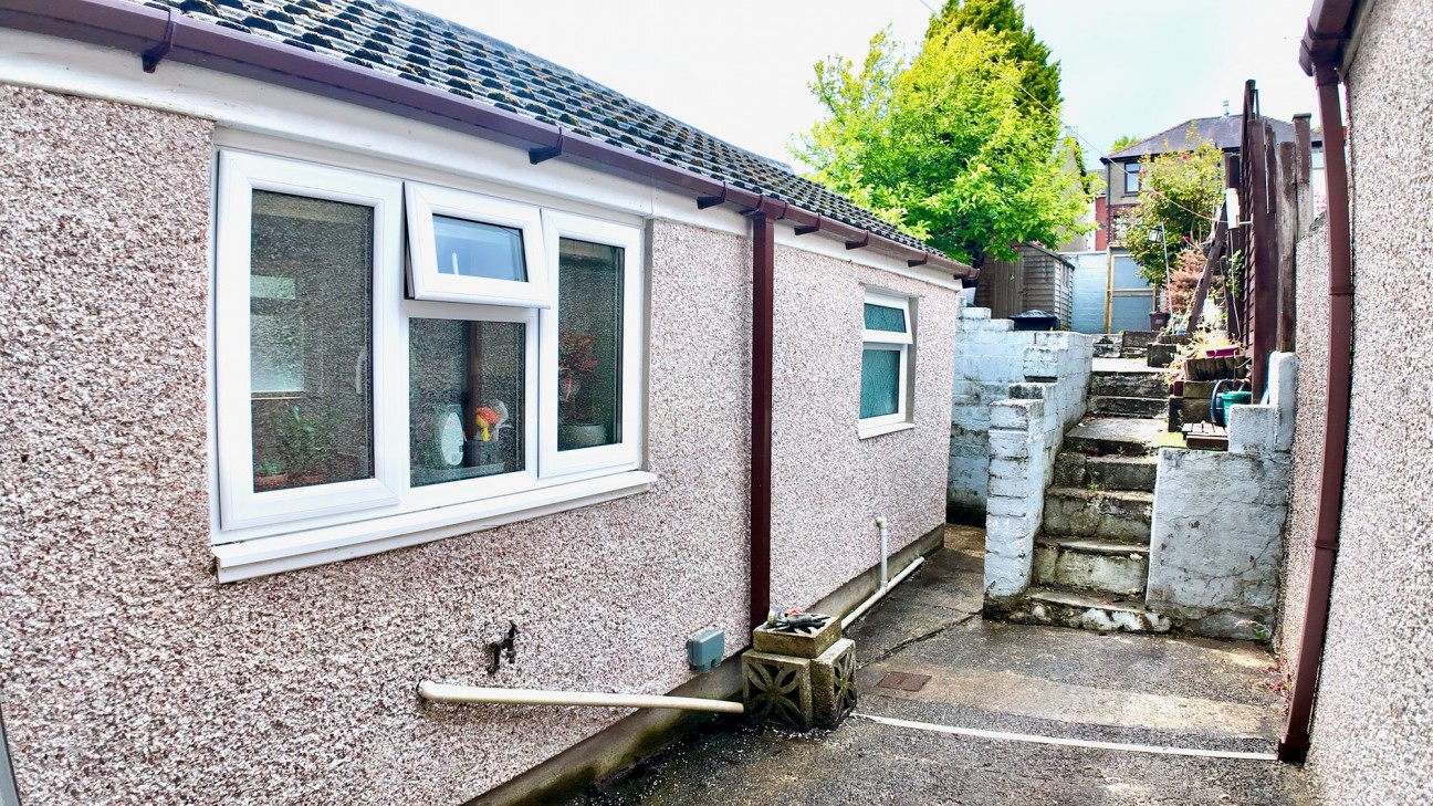 Greenfield, Newbridge, NP11