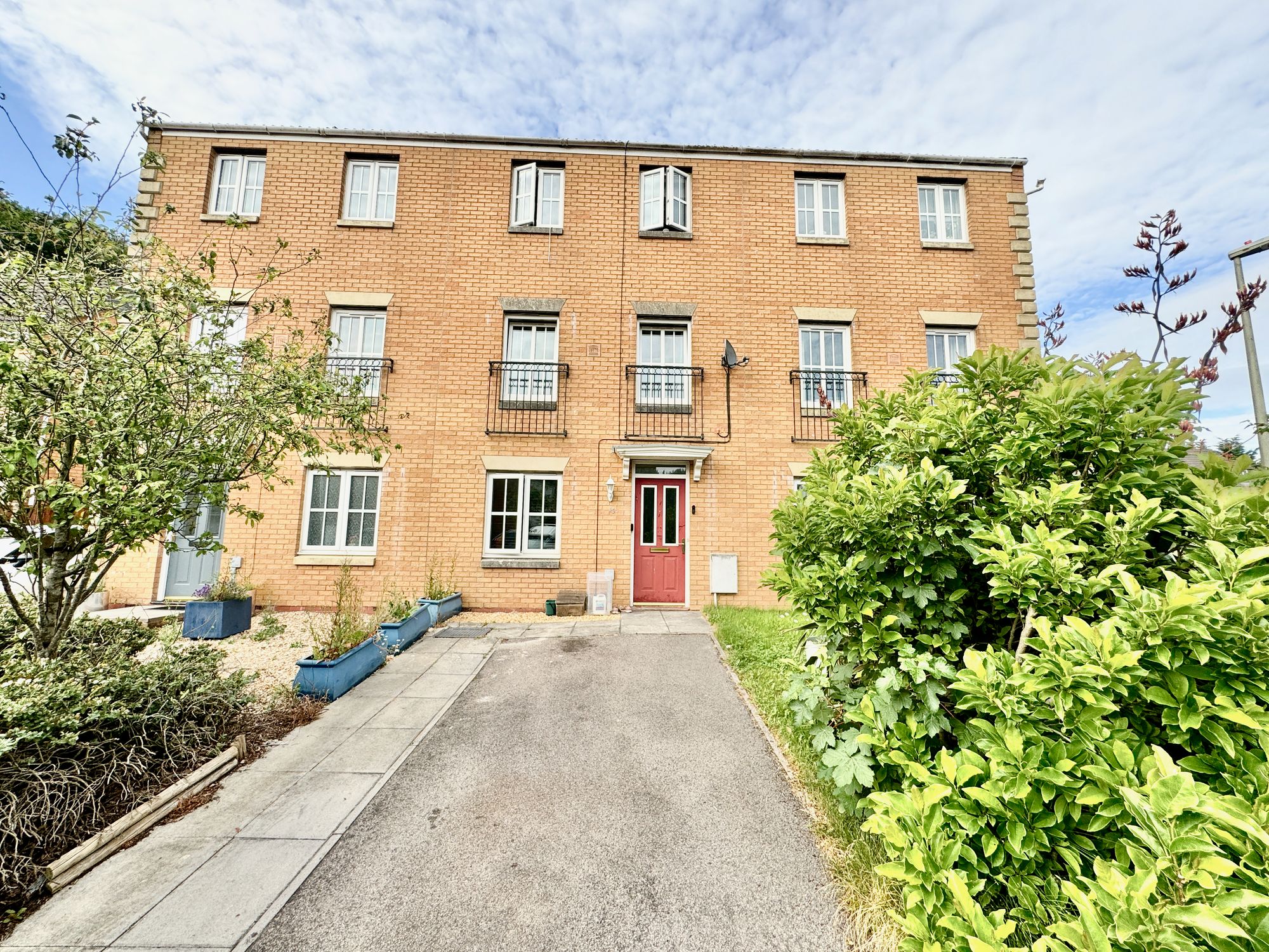 Mill Court, Crumlin, NP11