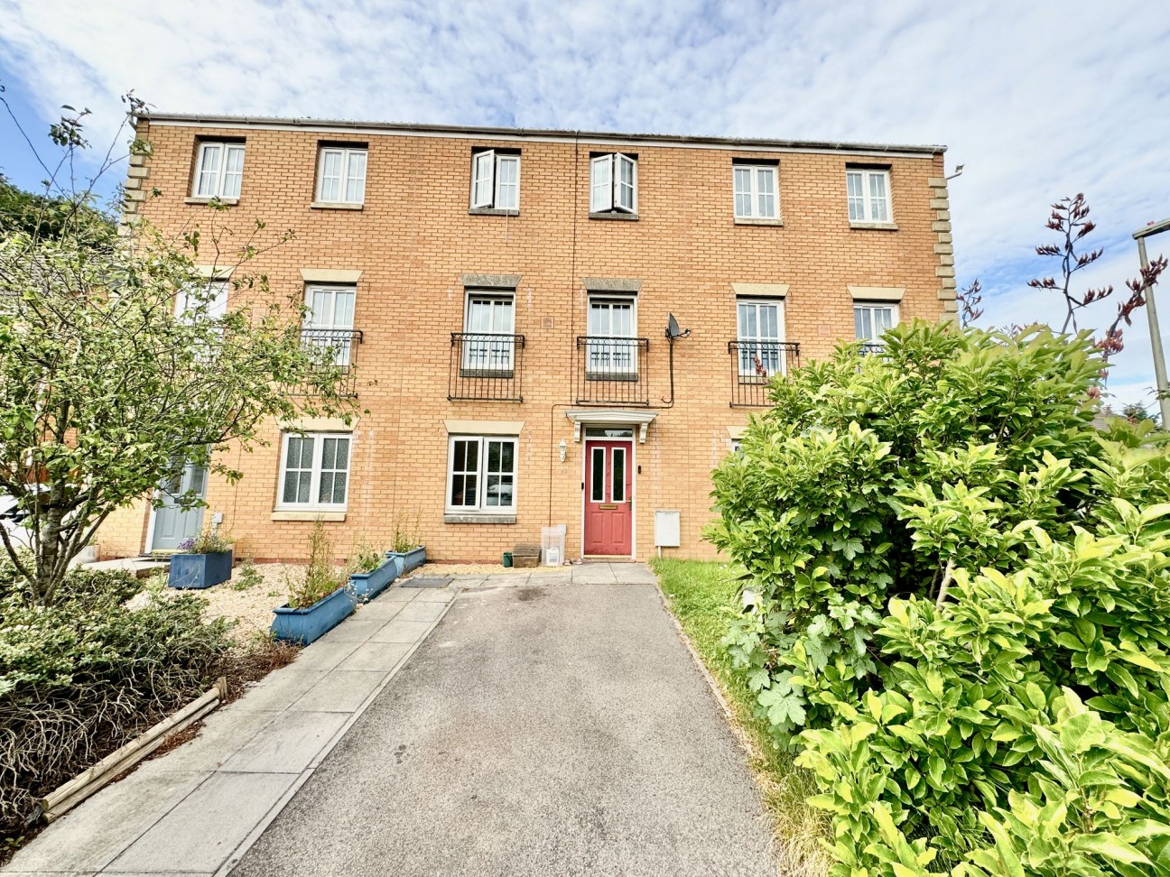 Mill Court, Crumlin, NP11