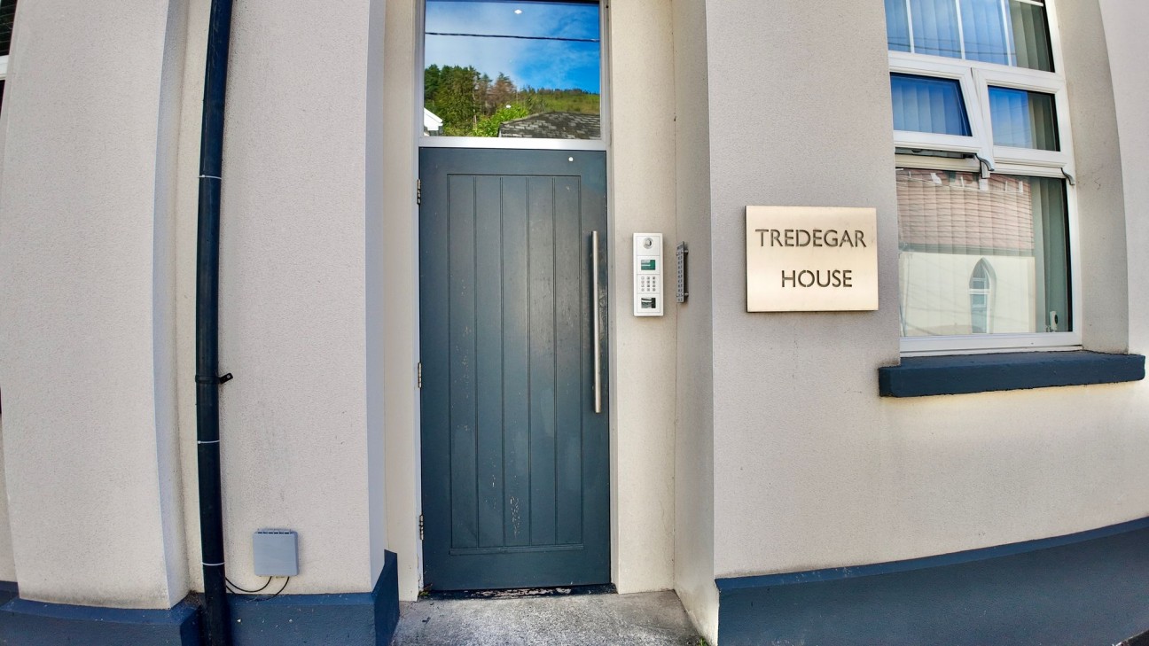 Gladstone Street, Cross Keys, NP11