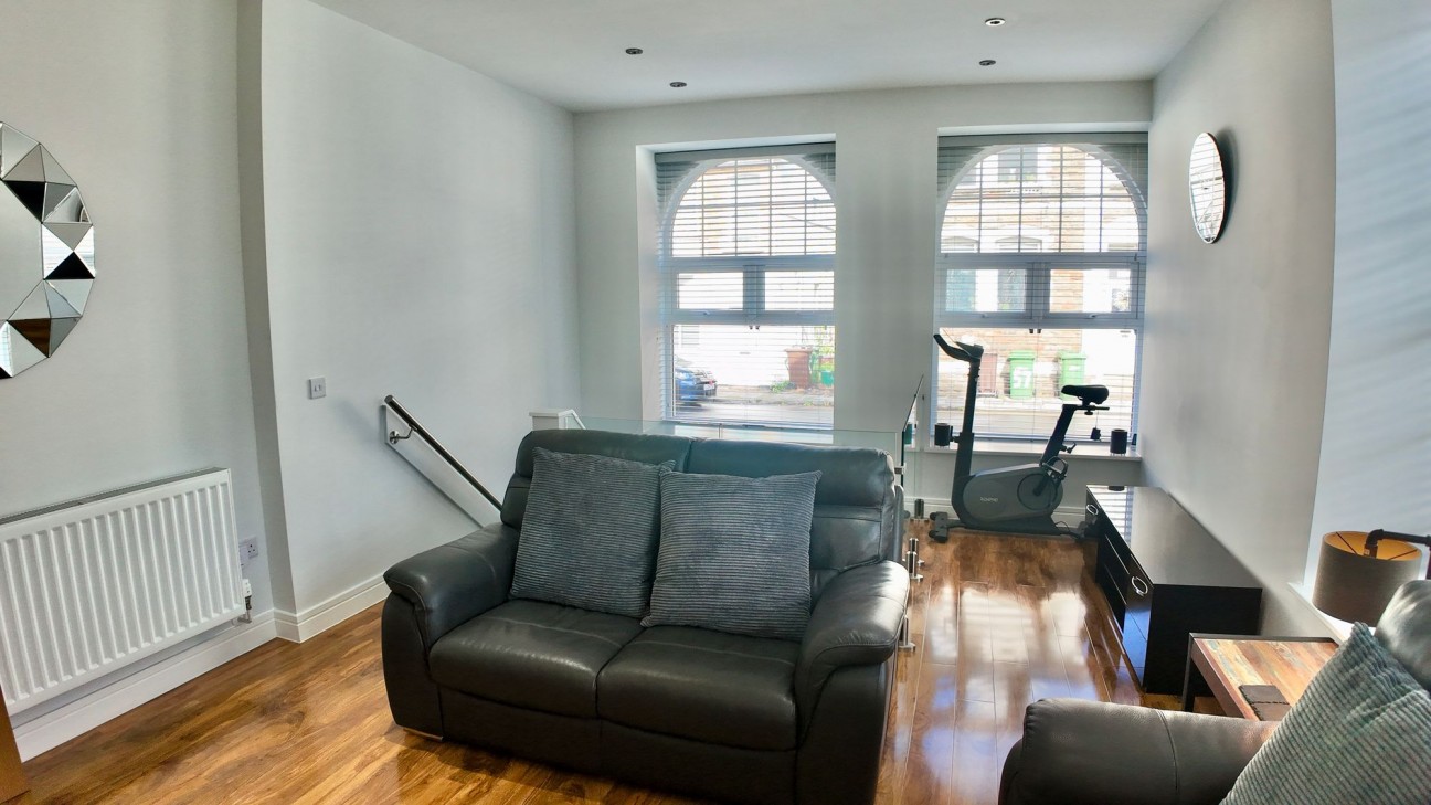 Gladstone Street, Cross Keys, NP11