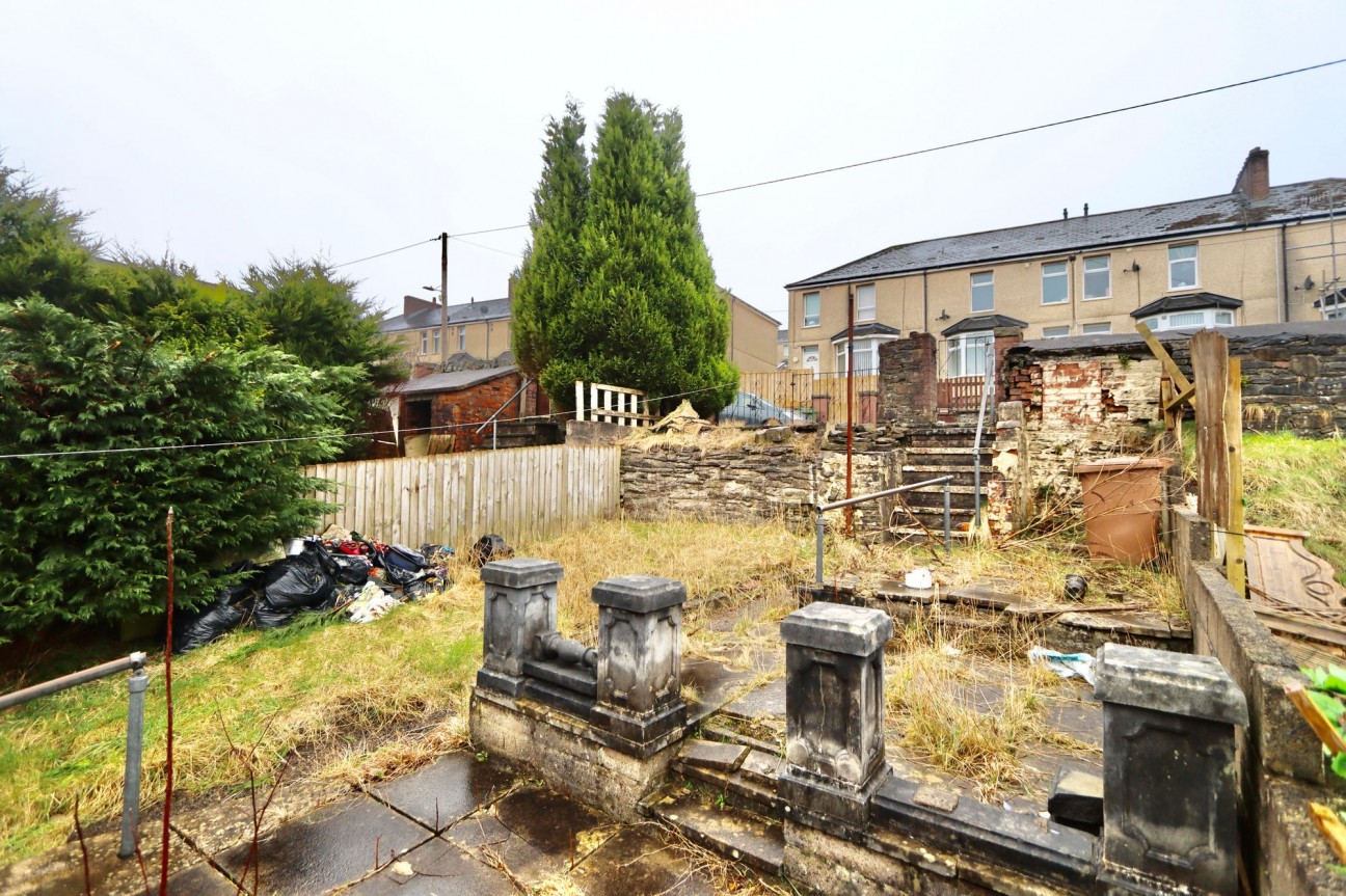 Abernant Road, Markham, NP12