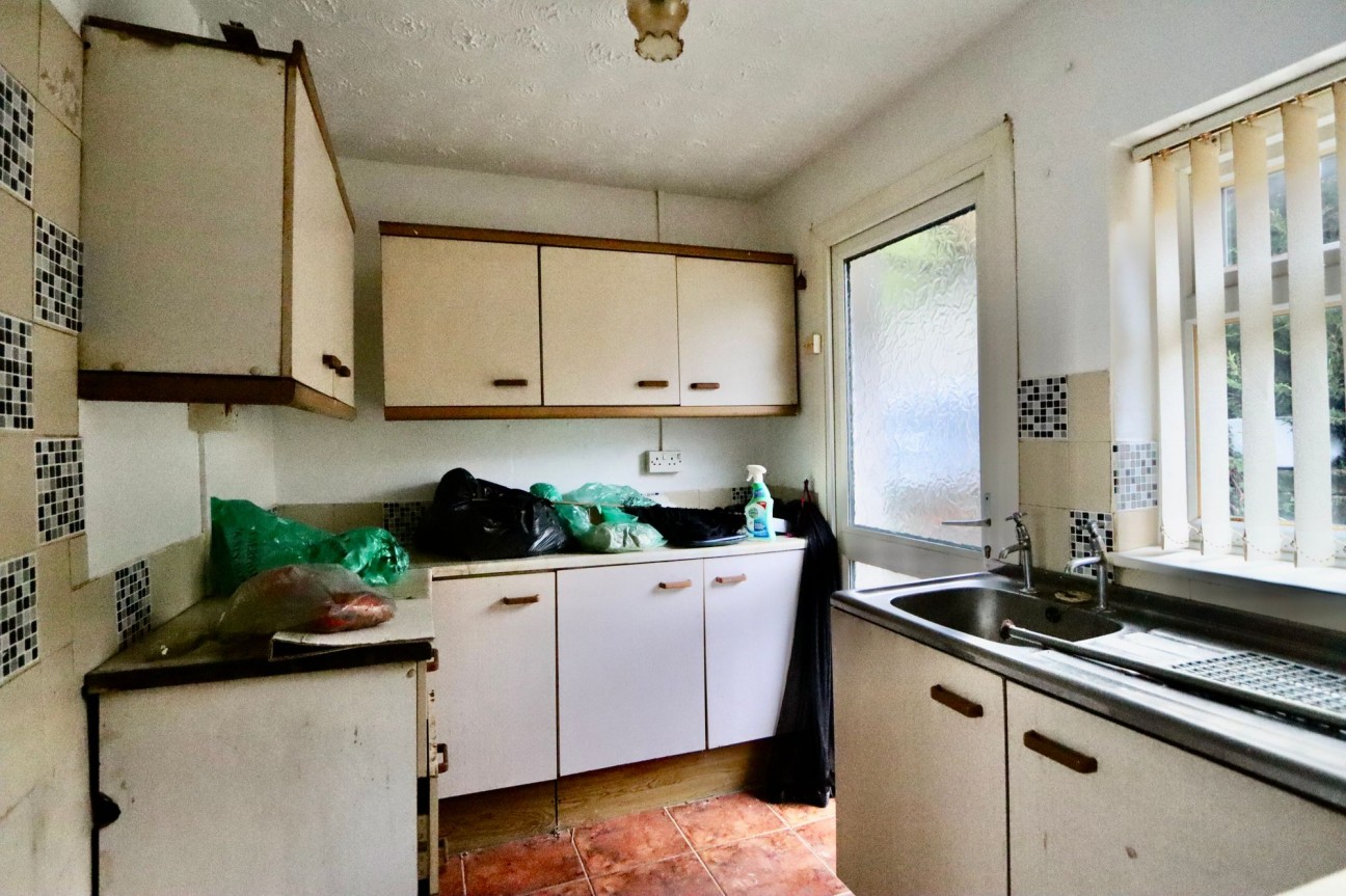 Abernant Road, Markham, NP12