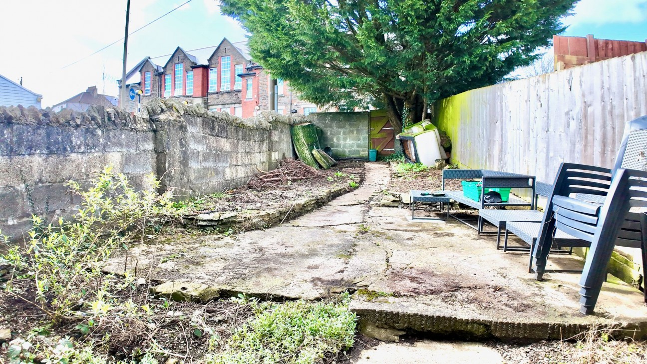 Bristol Terrace, Bargoed, CF81