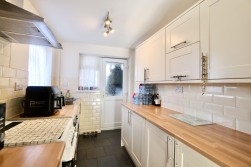 Salway Avenue, Pengam, NP12