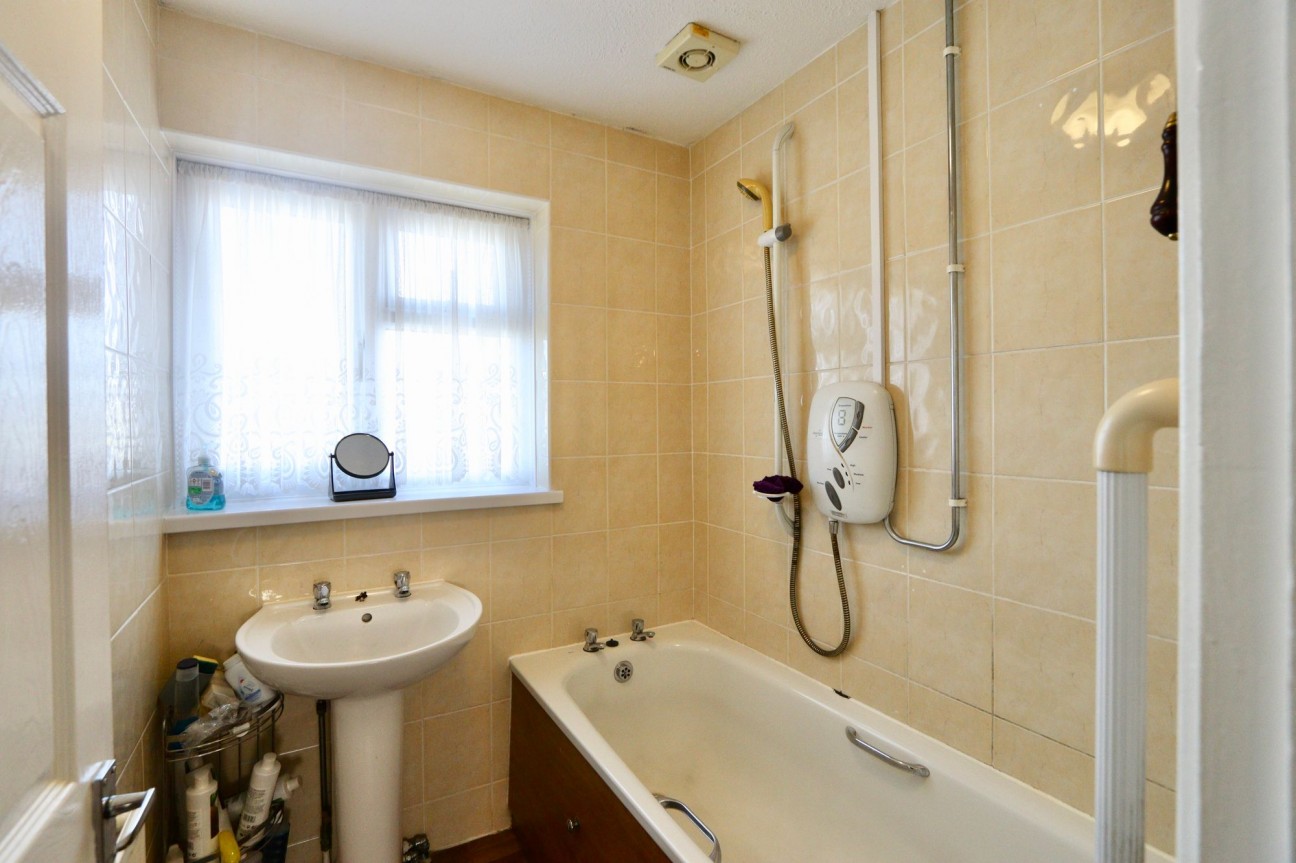 Salway Avenue, Pengam, NP12