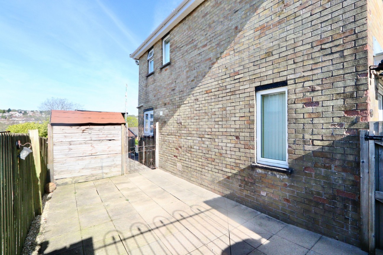 Salway Avenue, Pengam, NP12
