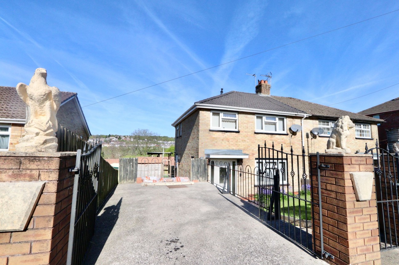 Salway Avenue, Pengam, NP12