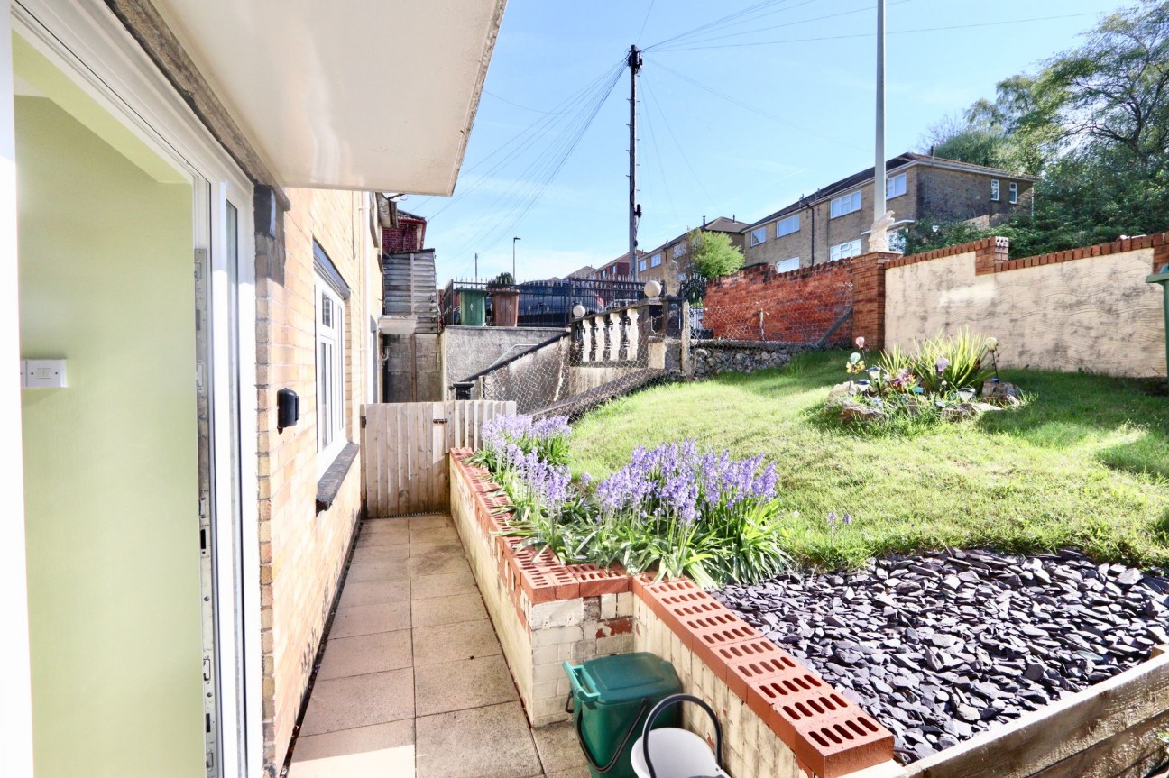 Salway Avenue, Pengam, NP12