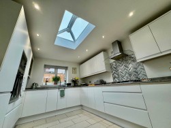 Plas Road, Fleur De Lis, NP12
