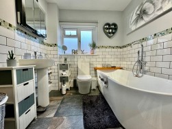 Plas Road, Fleur De Lis, NP12