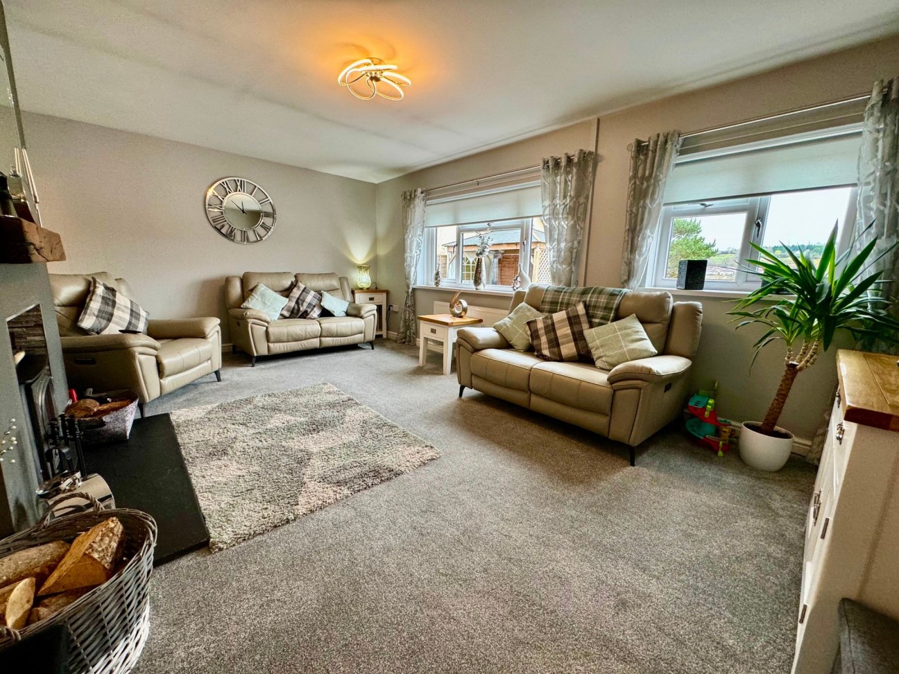 Plas Road, Fleur De Lis, NP12
