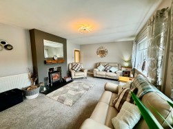 Plas Road, Fleur De Lis, NP12
