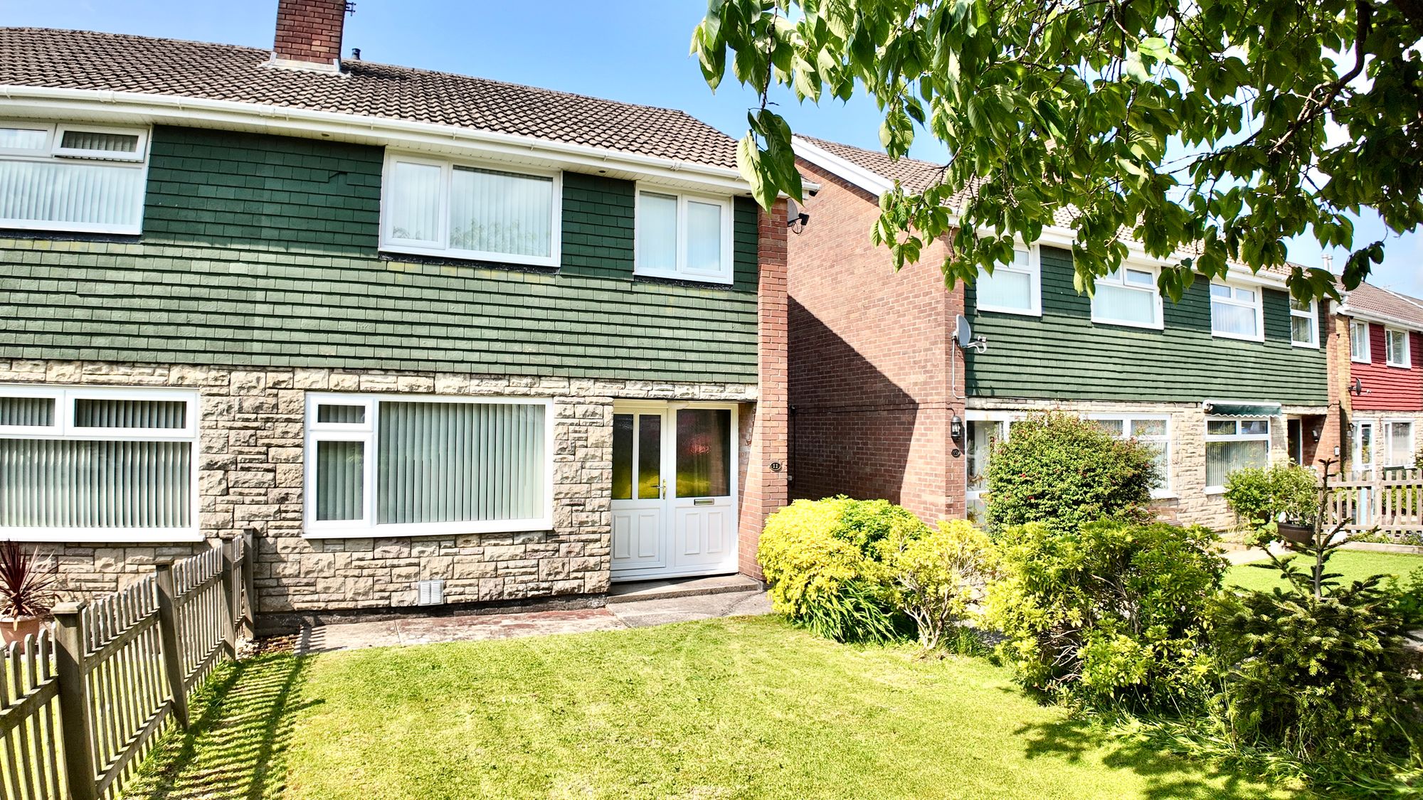 Crossfields, Crumlin, NP11