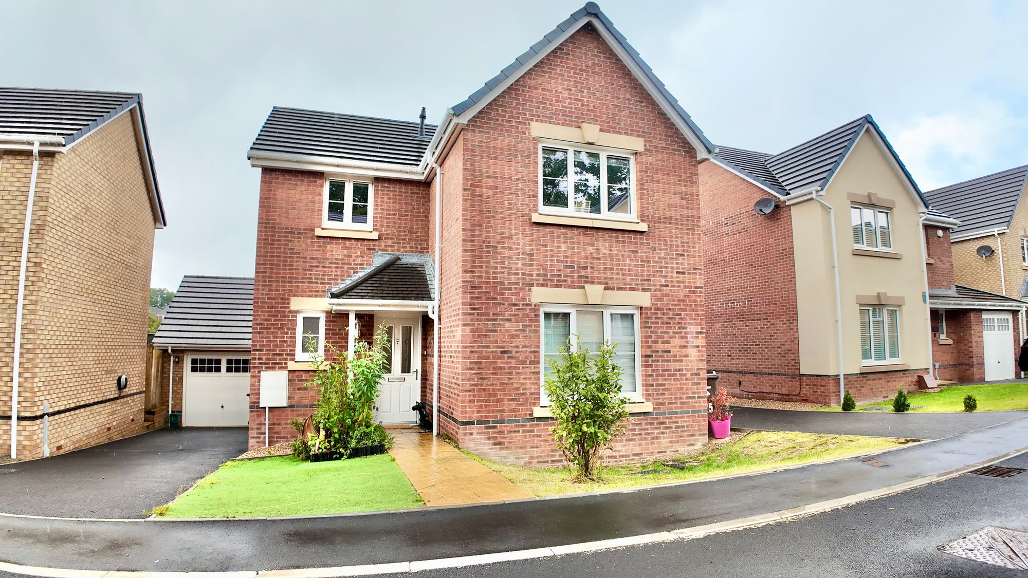 Woodfieldside Road, Gellihaf, NP12