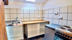 Halls Crossing, Woodfieldside, NP12