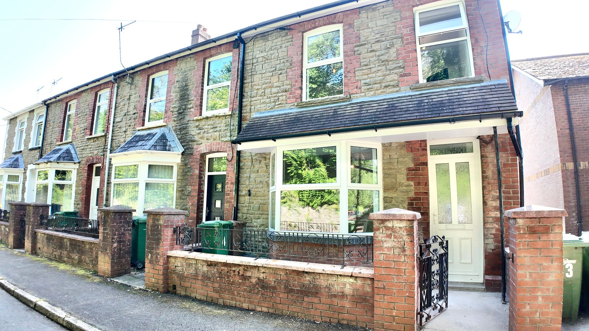 Oakland Terrace, Crumlin, NP11