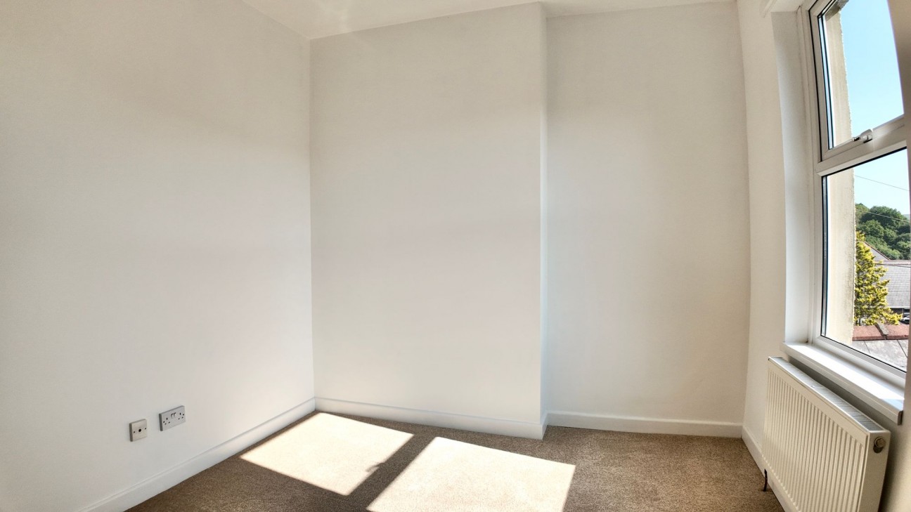 Oakland Terrace, Crumlin, NP11