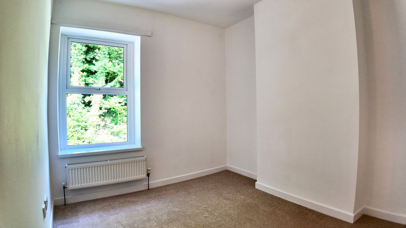 Oakland Terrace, Crumlin, NP11