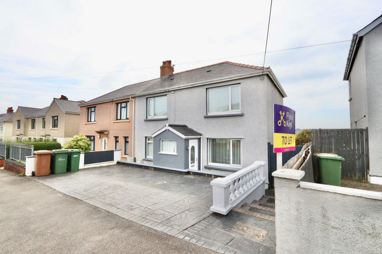 Coed-Y-Moeth Road, Aberbargoed, CF81