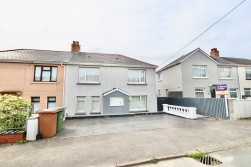 Coed-Y-Moeth Road, Aberbargoed, CF81