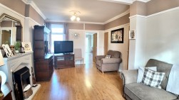 Elm Street, Aberbargoed, CF81