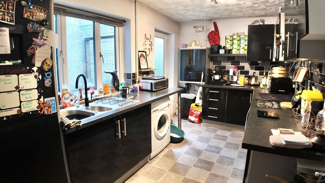 Hill Street, Risca, NP11