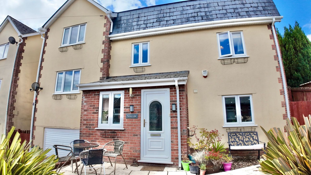 Ladysmith Road, Blackwood, NP12