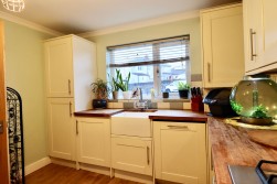Hill View Lane, Oakdale, NP12