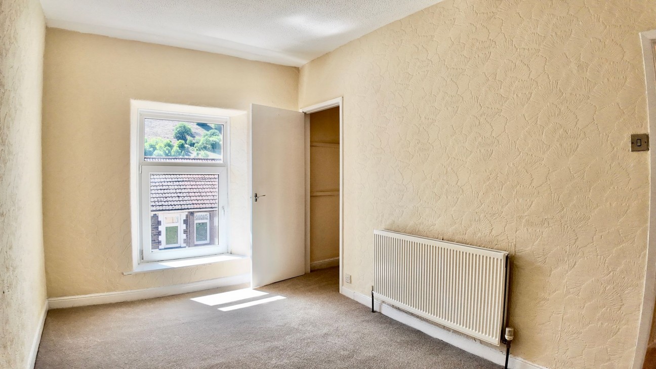 Queens Road, Elliots Town, NP24