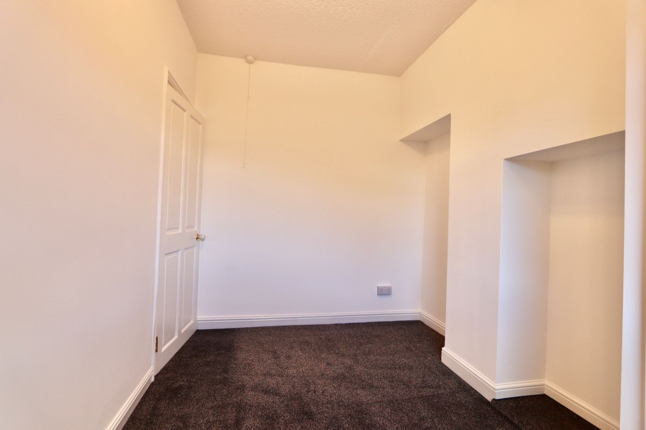 Tynycoed Crescent, Cefn Fforest, NP12