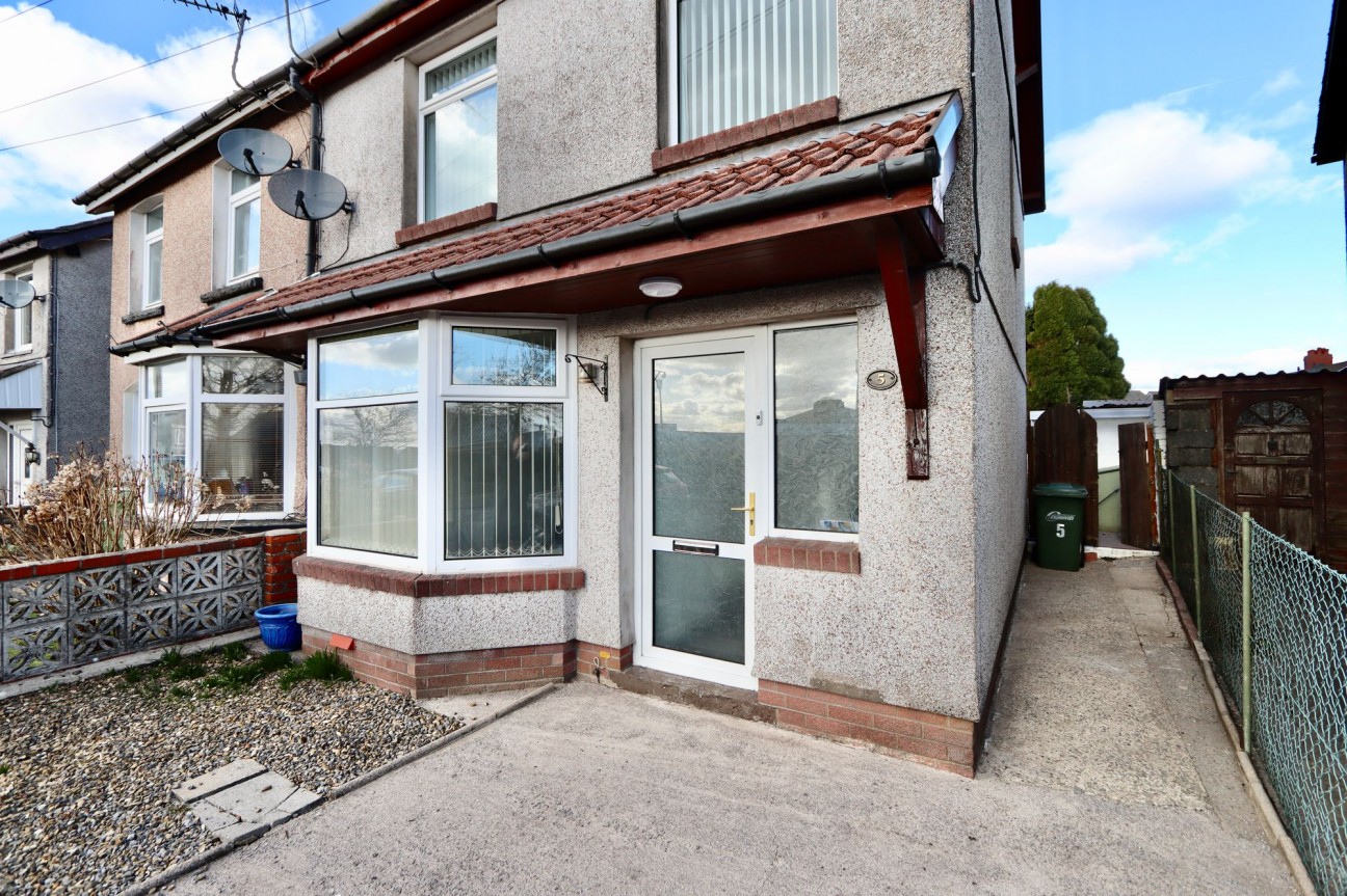 Tynycoed Crescent, Cefn Fforest, NP12