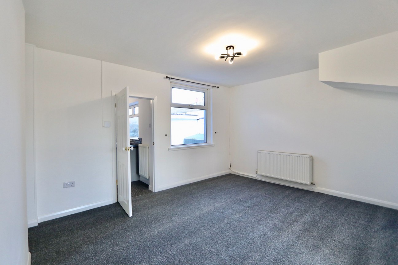 Tynycoed Crescent, Cefn Fforest, NP12