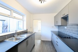 Tynycoed Crescent, Cefn Fforest, NP12