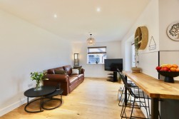 Gwerthonor Lane, Gilfach, CF81