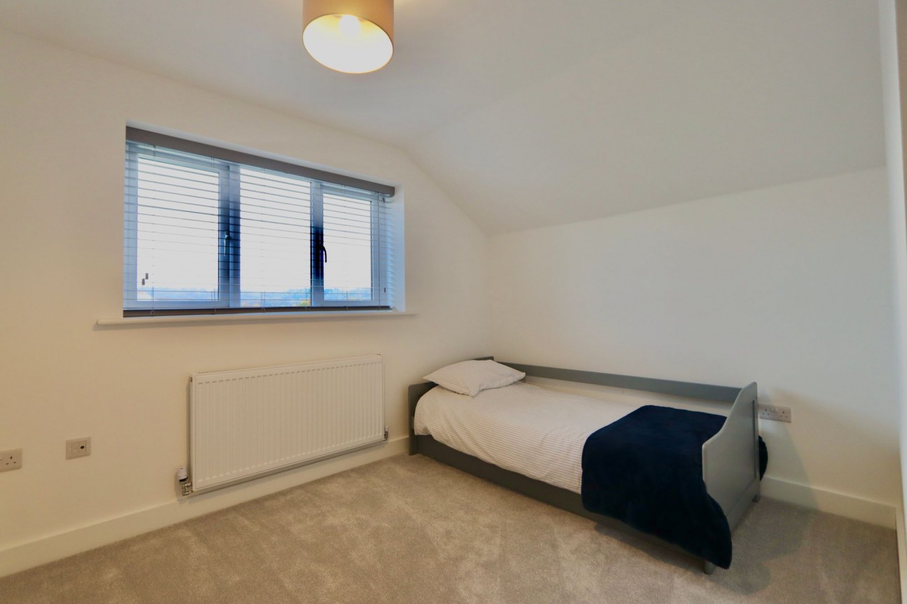 Gwerthonor Lane, Gilfach, CF81