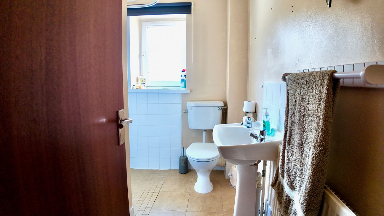 Bailey Street, Deri, CF81