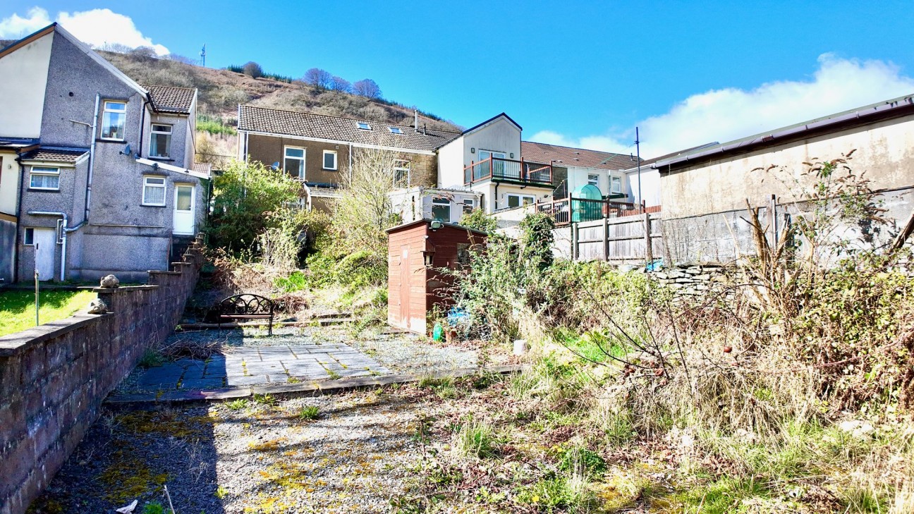 Bailey Street, Deri, CF81