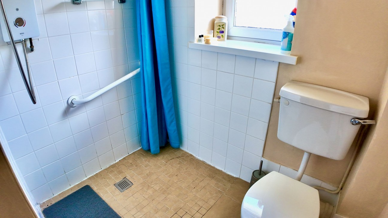 Bailey Street, Deri, CF81