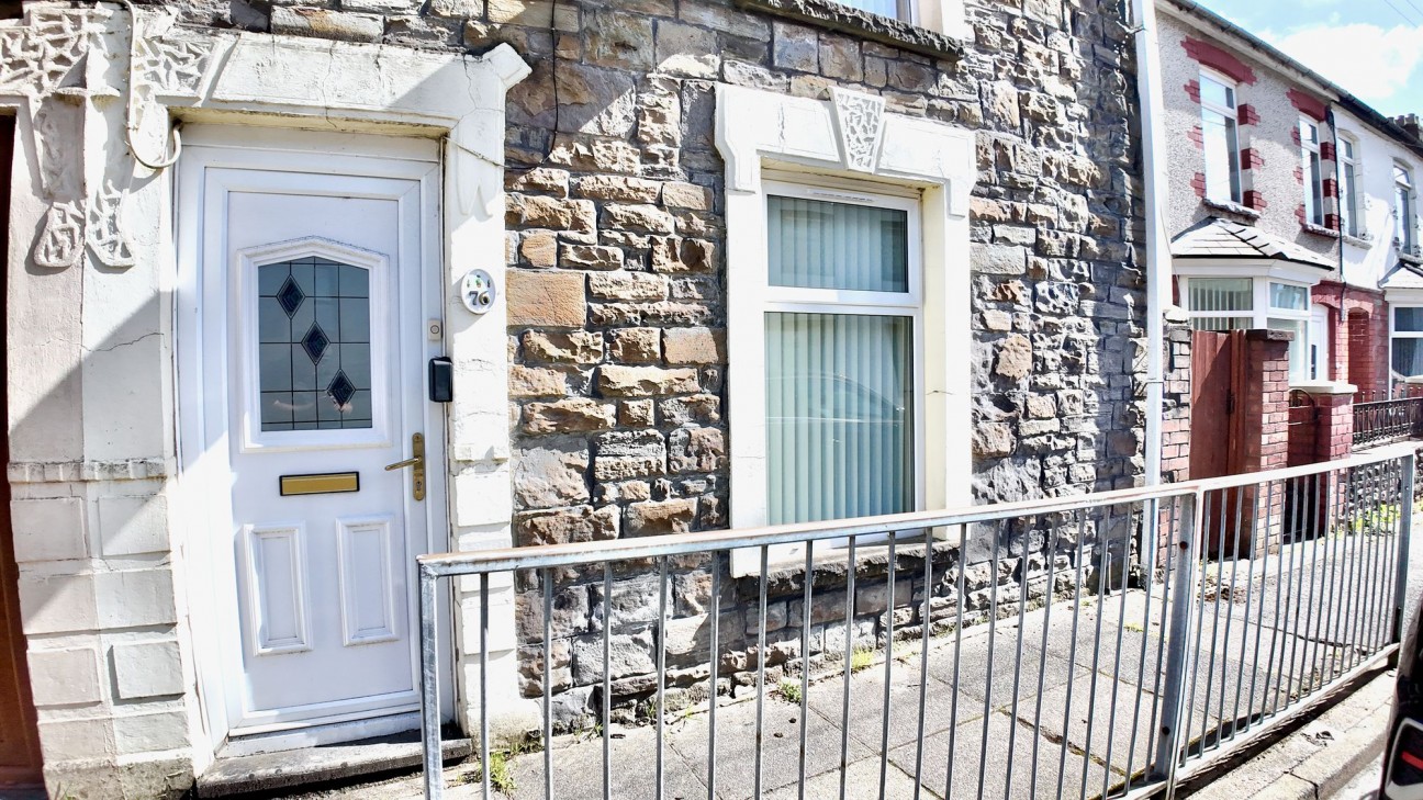 Bailey Street, Deri, CF81