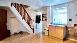 Bailey Street, Deri, CF81