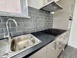 Craiglas Crescent, Cefn Fforest, NP12