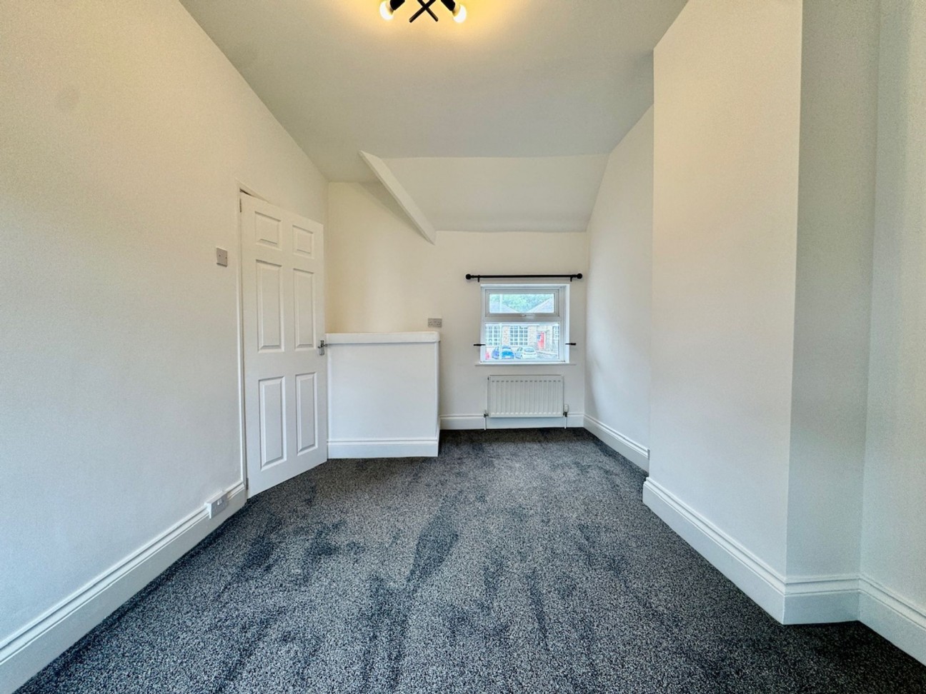 Craiglas Crescent, Cefn Fforest, NP12