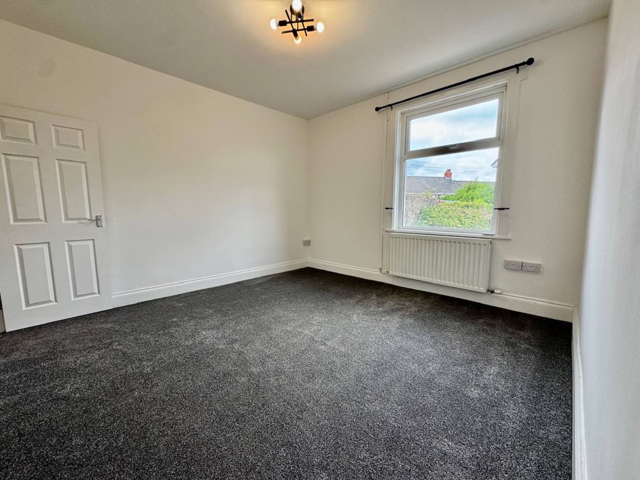 Craiglas Crescent, Cefn Fforest, NP12