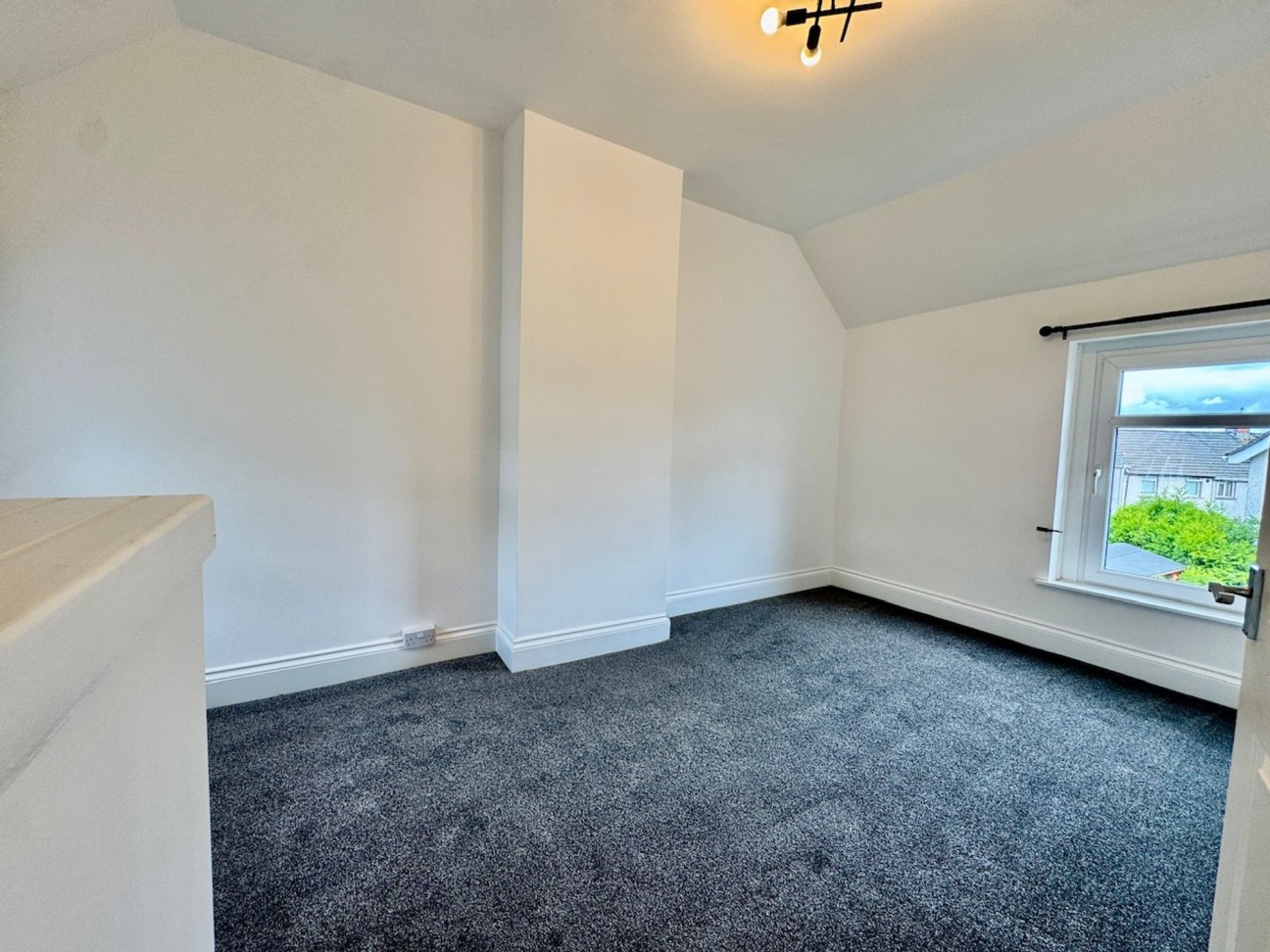 Craiglas Crescent, Cefn Fforest, NP12