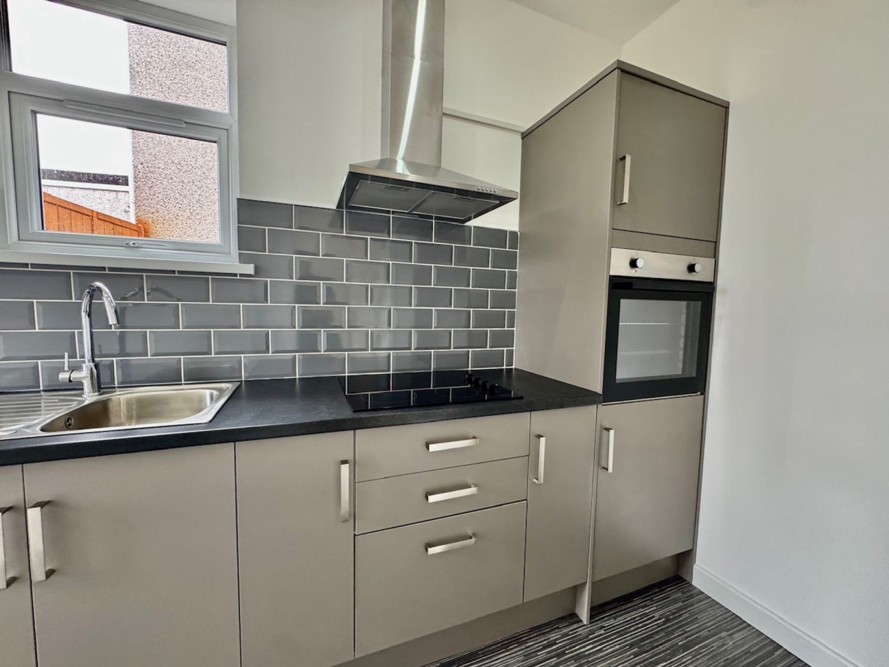 Craiglas Crescent, Cefn Fforest, NP12